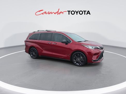 Certified 2024 Toyota Sienna XSE image 2