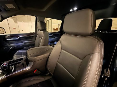 Used 2024 GMC Sierra 1500 SLT AWD/4WD image 19