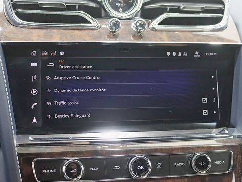 Used 2022 Bentley Bentayga V8 image 25