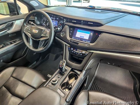 Used 2023 Cadillac XT5 Premium Luxury w/ Technology Package AWD/4WD image 27