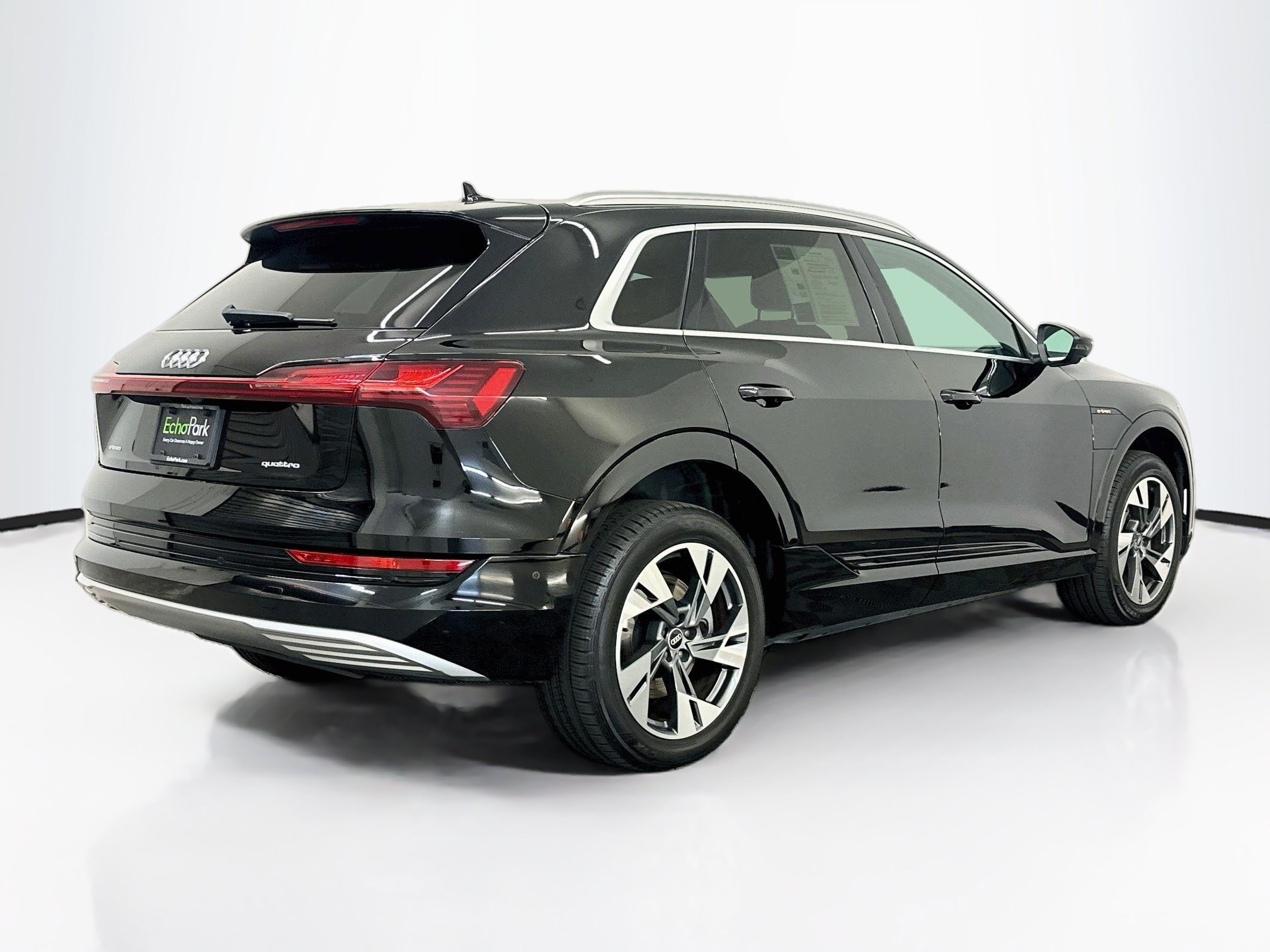 Used 2022 Audi e-tron Premium Plus AWD/4WD image 9