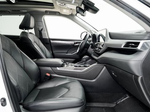 Used 2022 Toyota Highlander Platinum image 22