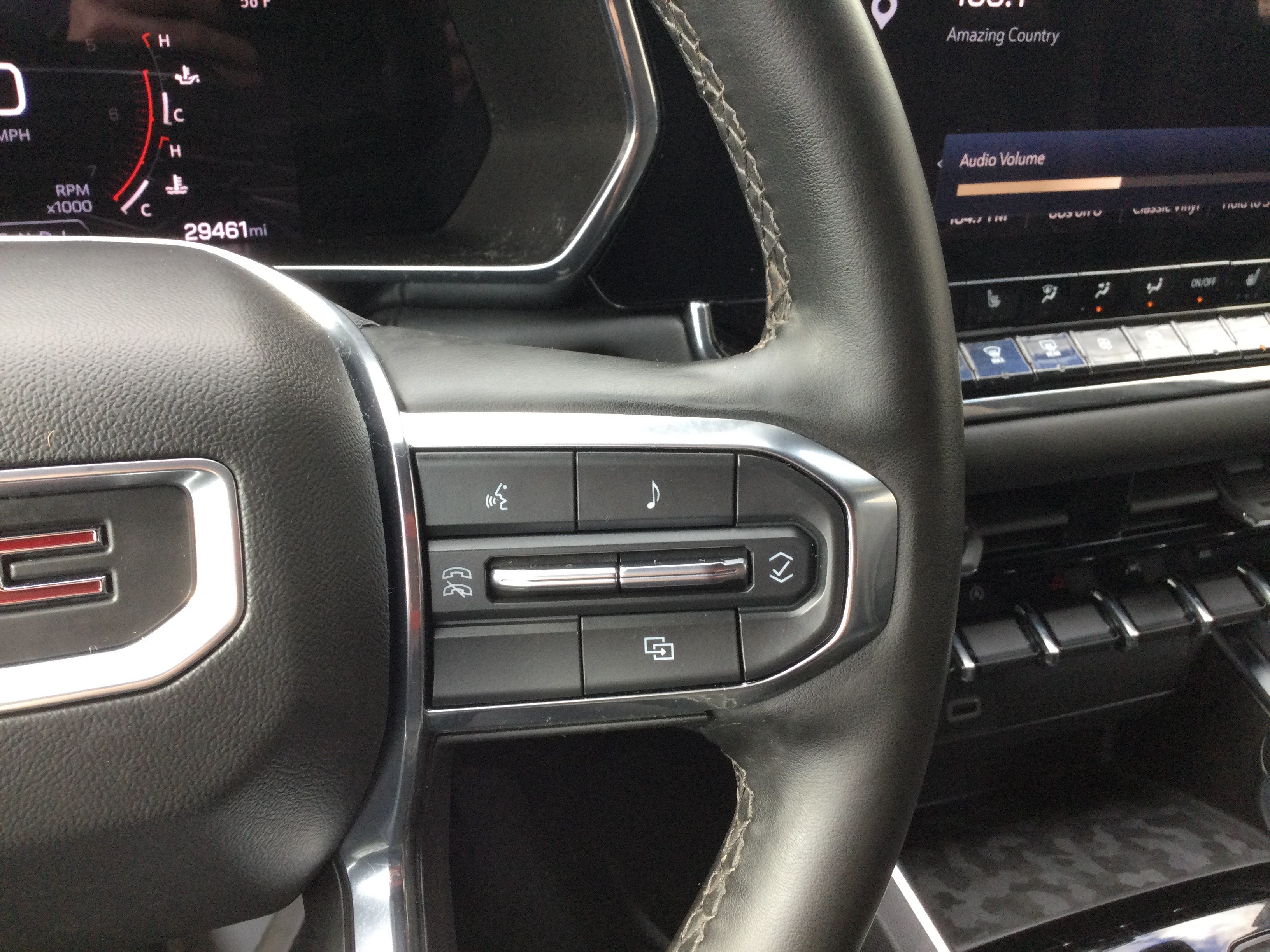 Used 2023 GMC Canyon Elevation w/ Elevation Premium Package AWD/4WD image 17