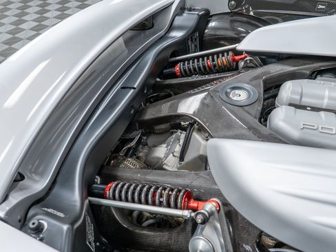Used 2005 Porsche Carrera GT RWD image 18