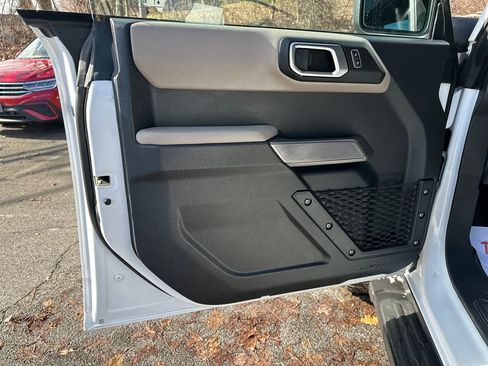 Used 2022 Ford Bronco Wildtrak image 5