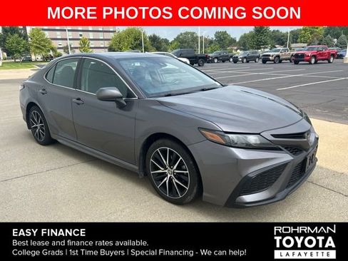 Used 2021 Toyota Camry SE AWD/4WD image 3