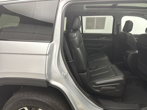 Used 2023 Jeep Grand Cherokee L Limited AWD/4WD image 19