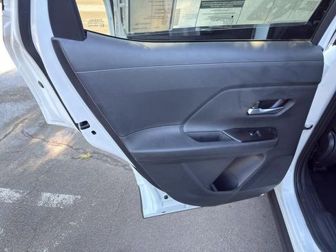 New 2025 Nissan Kicks SV image 29