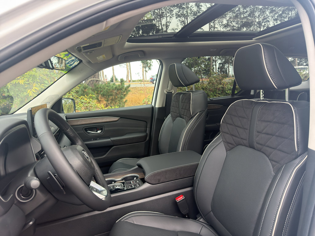 New 2026 Honda Pilot Elite image 9