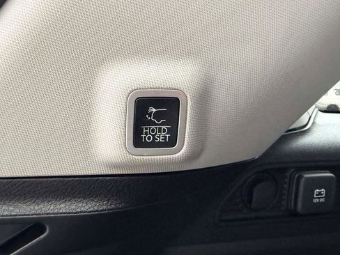 Used 2023 Jeep Grand Cherokee Laredo w/ Luxury Tech Group I AWD/4WD image 15