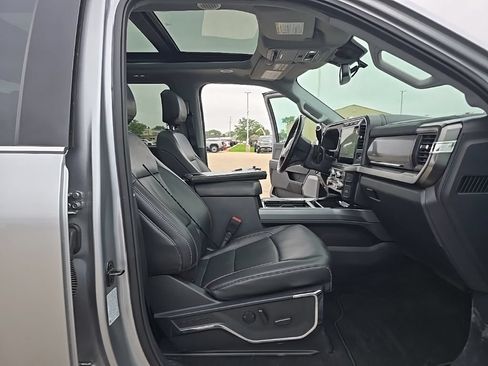 Used 2023 Ford F350 Lariat w/ Lariat Ultimate Package AWD/4WD image 17