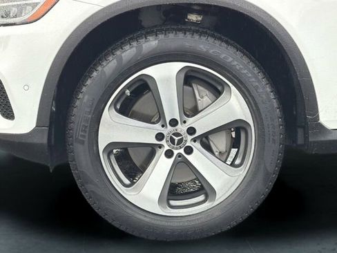 Used 2023 Mercedes-Benz GLC 300 4MATIC Coupe image 35