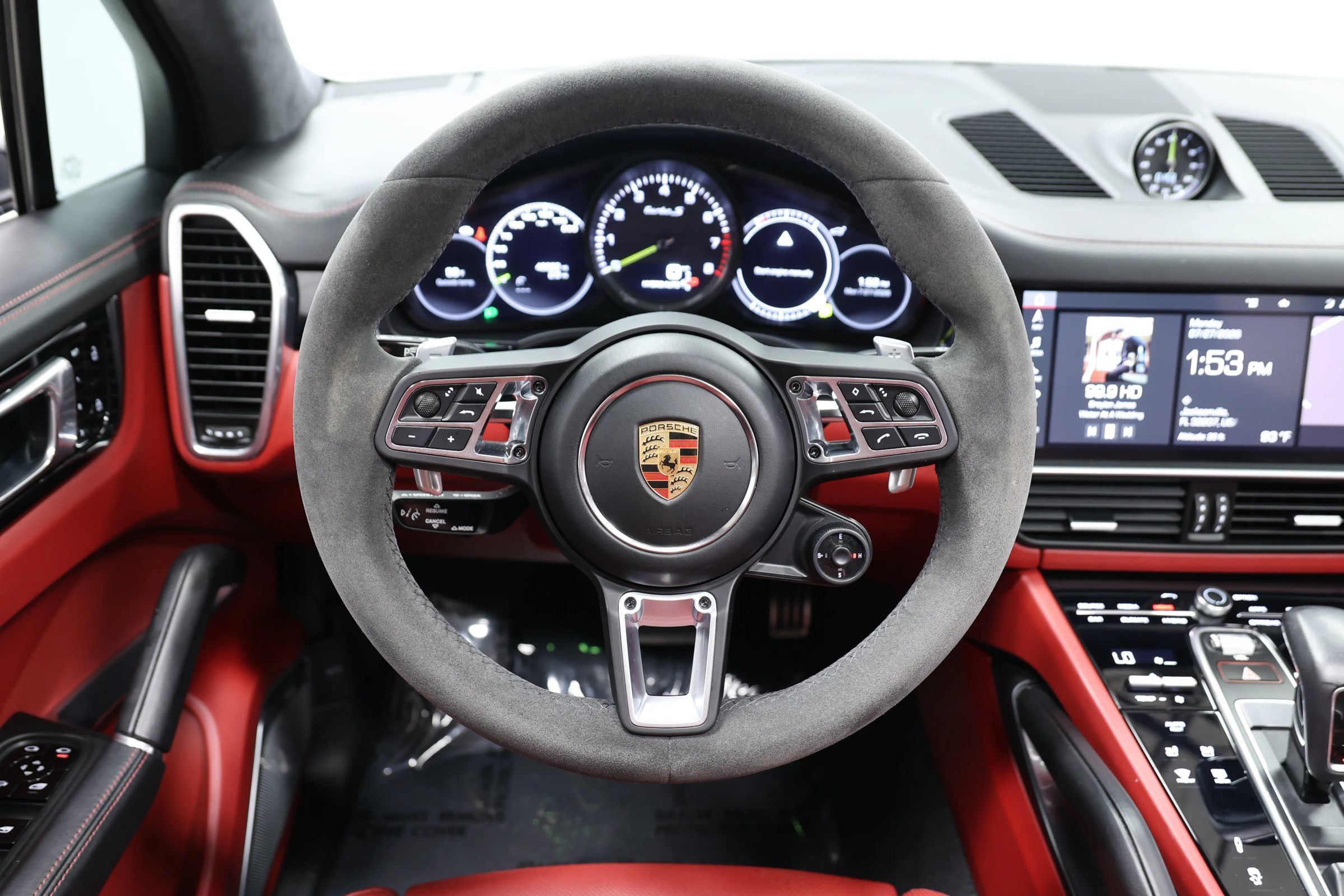 Used 2021 Porsche Cayenne Turbo S AWD/4WD image 26