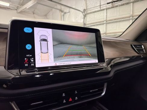 Used 2025 Volkswagen Atlas SE image 26