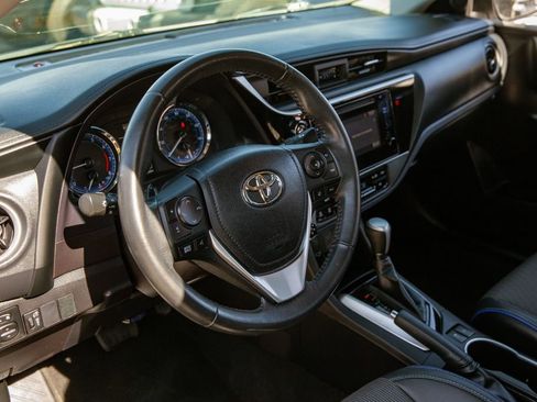 Used 2019 Toyota Corolla SE w/ Carpet Mat Package (TMS) image 10