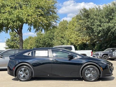 New 2026 Toyota Prius SE image 3