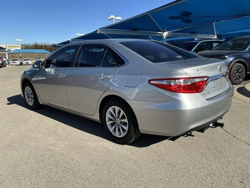 Used 2016 Toyota Camry LE image 4