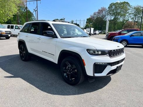 Certified 2026 Jeep Grand Cherokee Limited w/ Limited Altitude Package AWD/4WD image 4