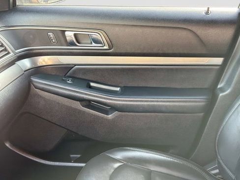 Used 2019 Ford Explorer XLT w/ Equipment Group 202A image 20