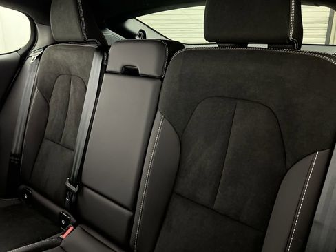 Certified 2023 Volvo C40 P8 Recharge Ultimate image 25