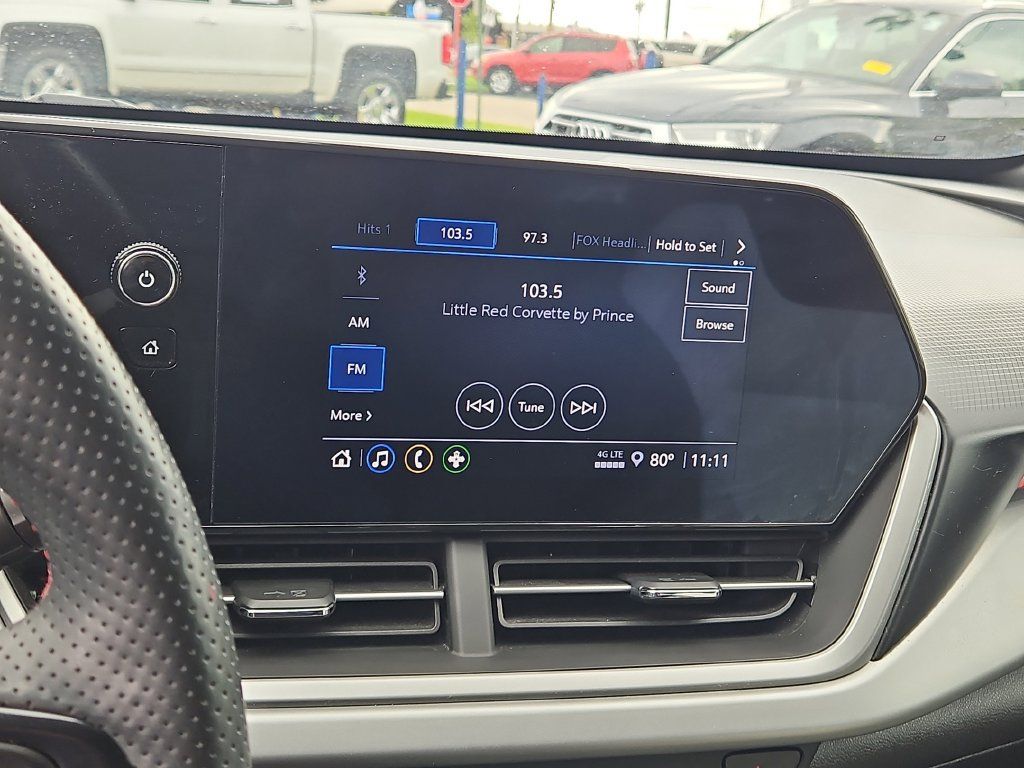 Used 2024 Chevrolet Trax RS FWD image 29