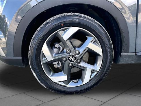 Used 2025 Hyundai Venue SEL FWD image 11