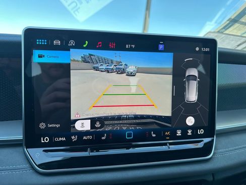 New 2026 Volkswagen Tiguan SE R-Line FWD image 10