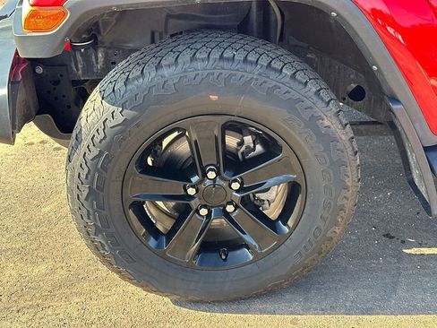 Used 2022 Jeep Wrangler Unlimited Sahara image 11