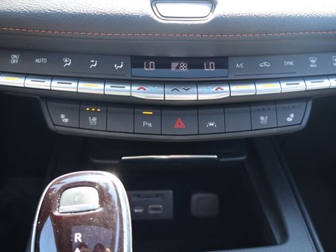 Used 2023 Cadillac XT4 Sport AWD/4WD image 21