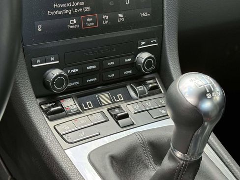 Used 2024 Porsche 718 Cayman image 18