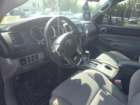 Used 2013 Toyota Tacoma 4x4 Double Cab w/ TRD Off-Road Pkg image 10
