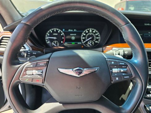 Used 2017 Genesis G90 3.3T Premium RWD image 9