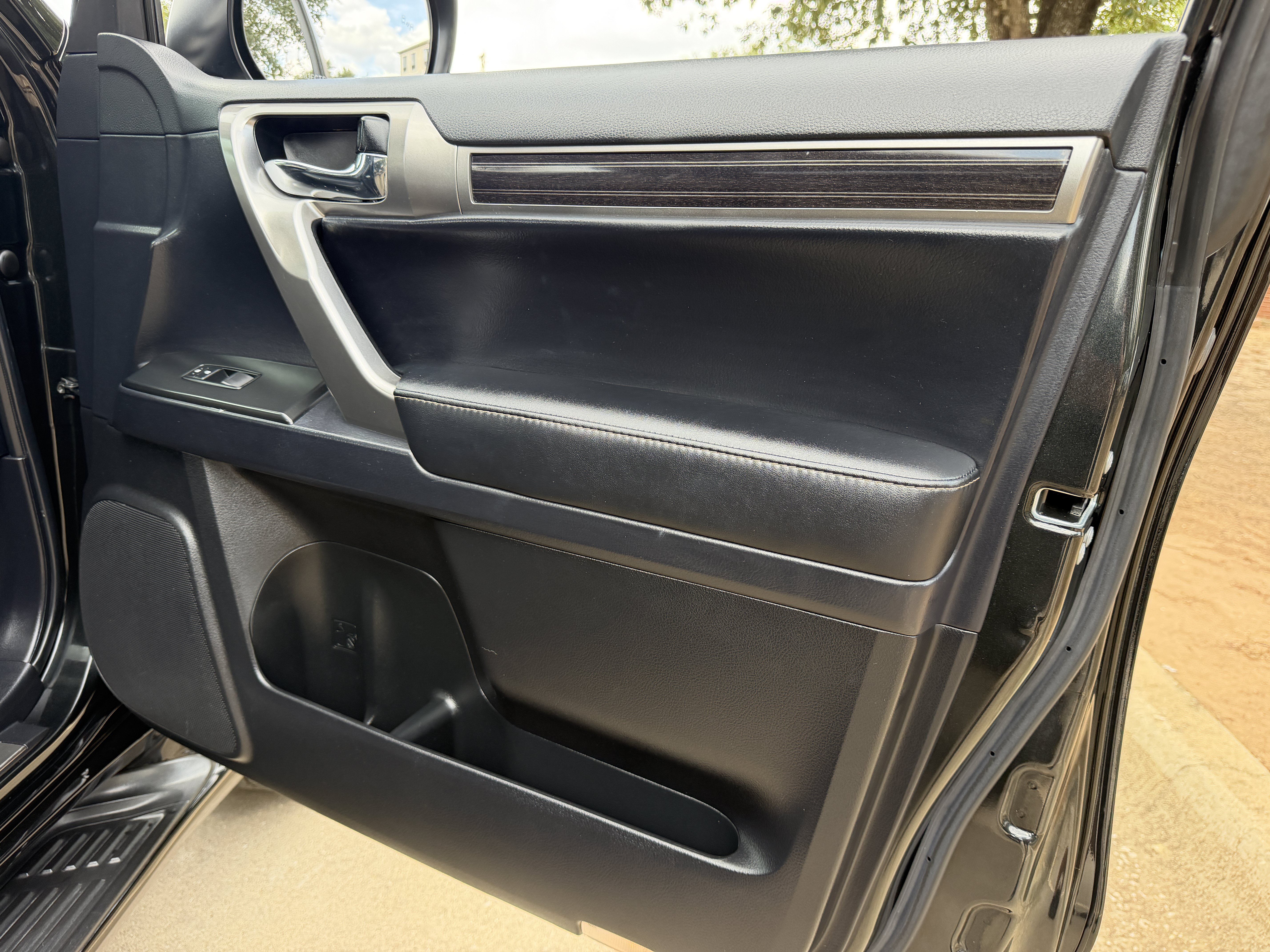 Used 2022 Lexus GX 460 Premium w/ Premium Package AWD/4WD image 12