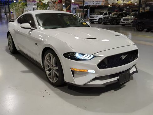 Used 2022 Ford Mustang GT Premium w/ Equipment Group 401A RWD image 5