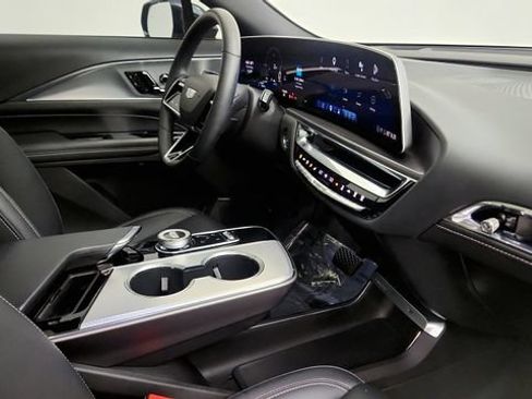 Used 2024 Cadillac Lyriq Tech AWD/4WD image 36