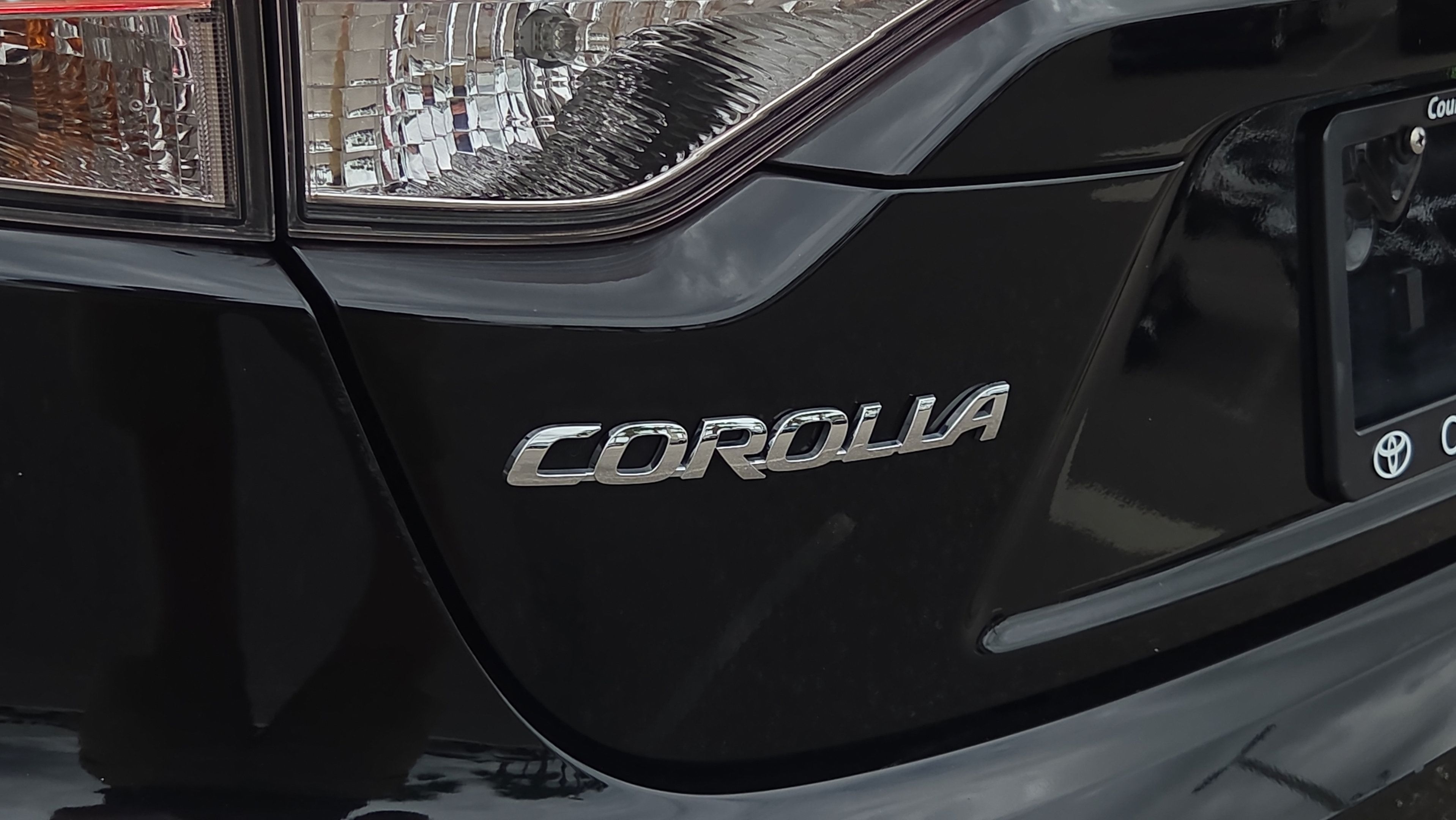 Certified 2024 Toyota Corolla SE FWD image 29