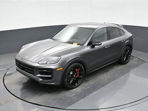 Certified 2025 Porsche Cayenne GTS AWD/4WD image 26