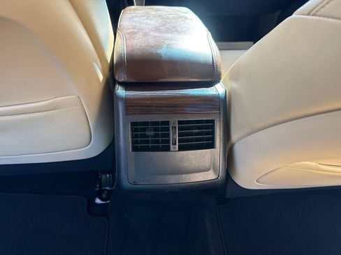 Used 2013 Toyota Avalon XLE Premium FWD image 19