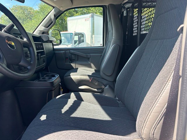 Used 2025 Chevrolet Express 2500 w/ Driver Convenience Package RWD image 29