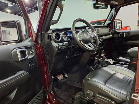 Used 2021 Jeep Wrangler Unlimited Sahara image 18
