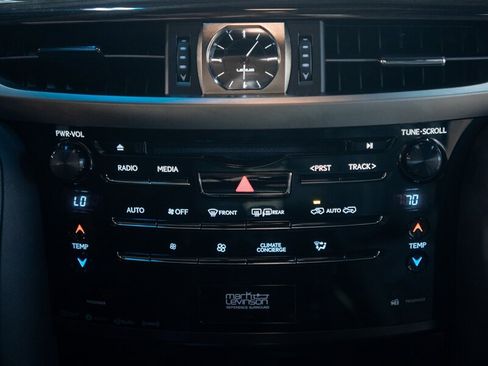 Used 2021 Lexus LX 570 4WD w/ Sport Package image 21