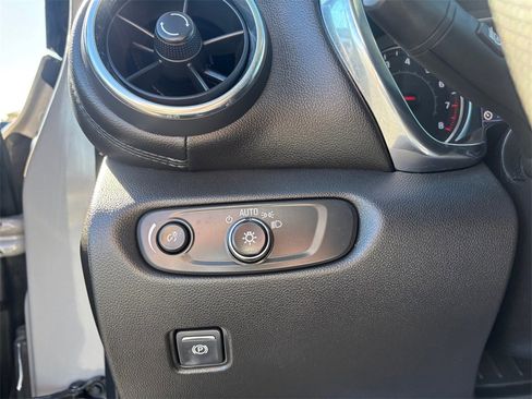 Used 2021 Chevrolet Blazer LT image 23