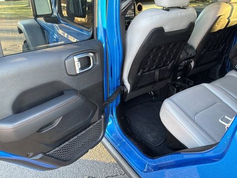 Certified 2023 Jeep Gladiator Mojave w/ Dual Top Group image 19