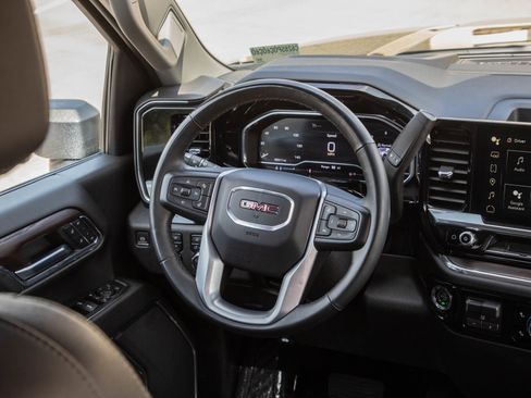 Used 2024 GMC Sierra 2500 SLT AWD/4WD image 14