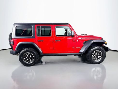 Used 2025 Jeep Wrangler Unlimited Rubicon image 4