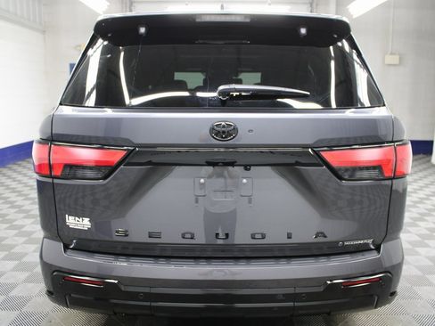 Used 2025 Toyota Sequoia Platinum image 35