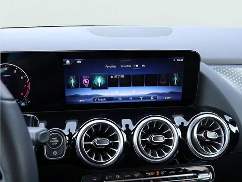 Certified 2025 Mercedes-Benz GLA 250 4MATIC image 22