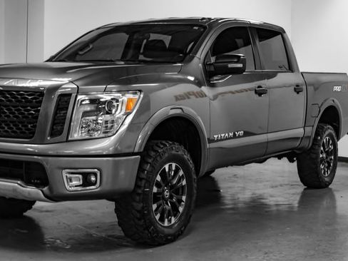 Used 2019 Nissan Titan PRO-4X image 8
