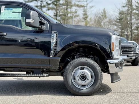 New 2025 Ford F350 XL w/ XL Chrome Package image 2