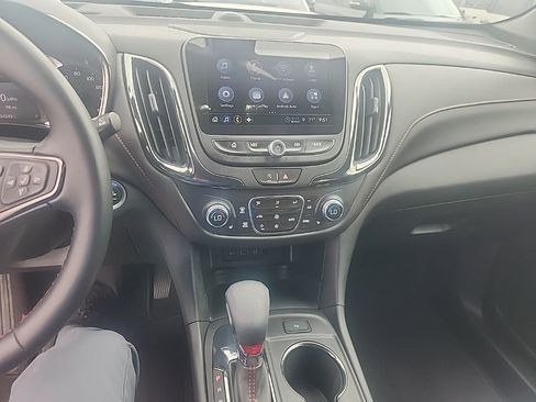 Used 2023 Chevrolet Equinox RS w/ RS Leather Package FWD image 23
